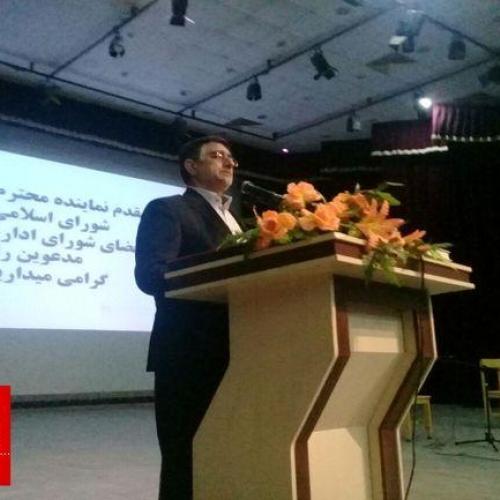 عمق  خسارات سیل در پلدختر بسیار زیاد است  /مهاجرت جوانان پلدختری پس از  وقوع سیل نگران کننده است /  تمام خسارات سیل در بخش کشاورزی دیده نشده است
