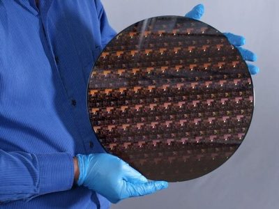 چین با ارائه یارانه‌های برق، از غول‌های فناوری در مسیر استفاده از تراشه‌های داخلی حمایت می‌کند