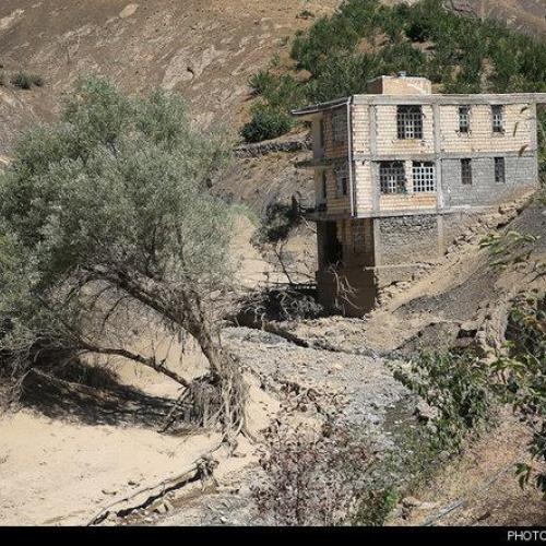 تأسیس کارخانه‌هایی در بستر رودخانه هراز!