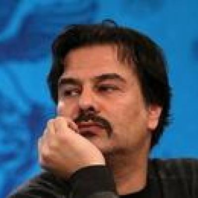 پیمان قاسمخانی: کمدی‌ام در حد عرف جامعه است