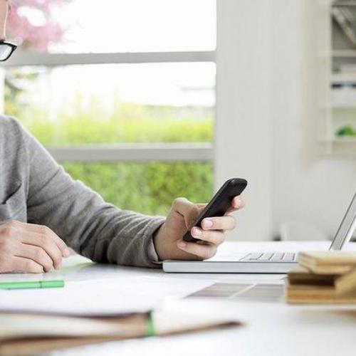 عدم تناسب تحول در حوزه های دیگر با تحولات رسانه های جمعی/اینترنت در کشور تحمیلی است و تابع اتفاقات سیاسی و اجتماعی