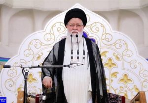 علم‌الهدی: ولایت فقیه ریسمان اتصال به خداست / وحدت رمز پیروزی در برابر دشمنان