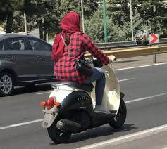 صدور گواهینامه موتورسیکلت برای زنان؛ حضور بانوان موتور سوار در خیابان‌ها قانونی شد