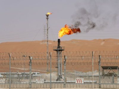 توقف صادرات نفت عربستان به اروپا؛ حمله به خط لوله ینبع و جهش قیمت به ۱۲۲ دلار